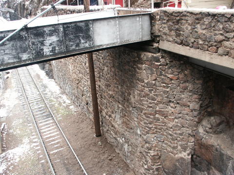 20050326046
