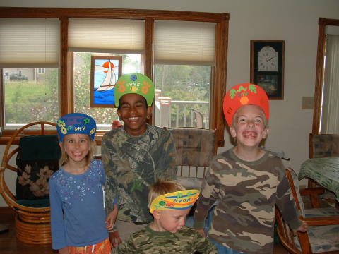 09-7KidsFunnyHats