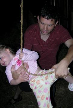 Anna&DaddySwinging